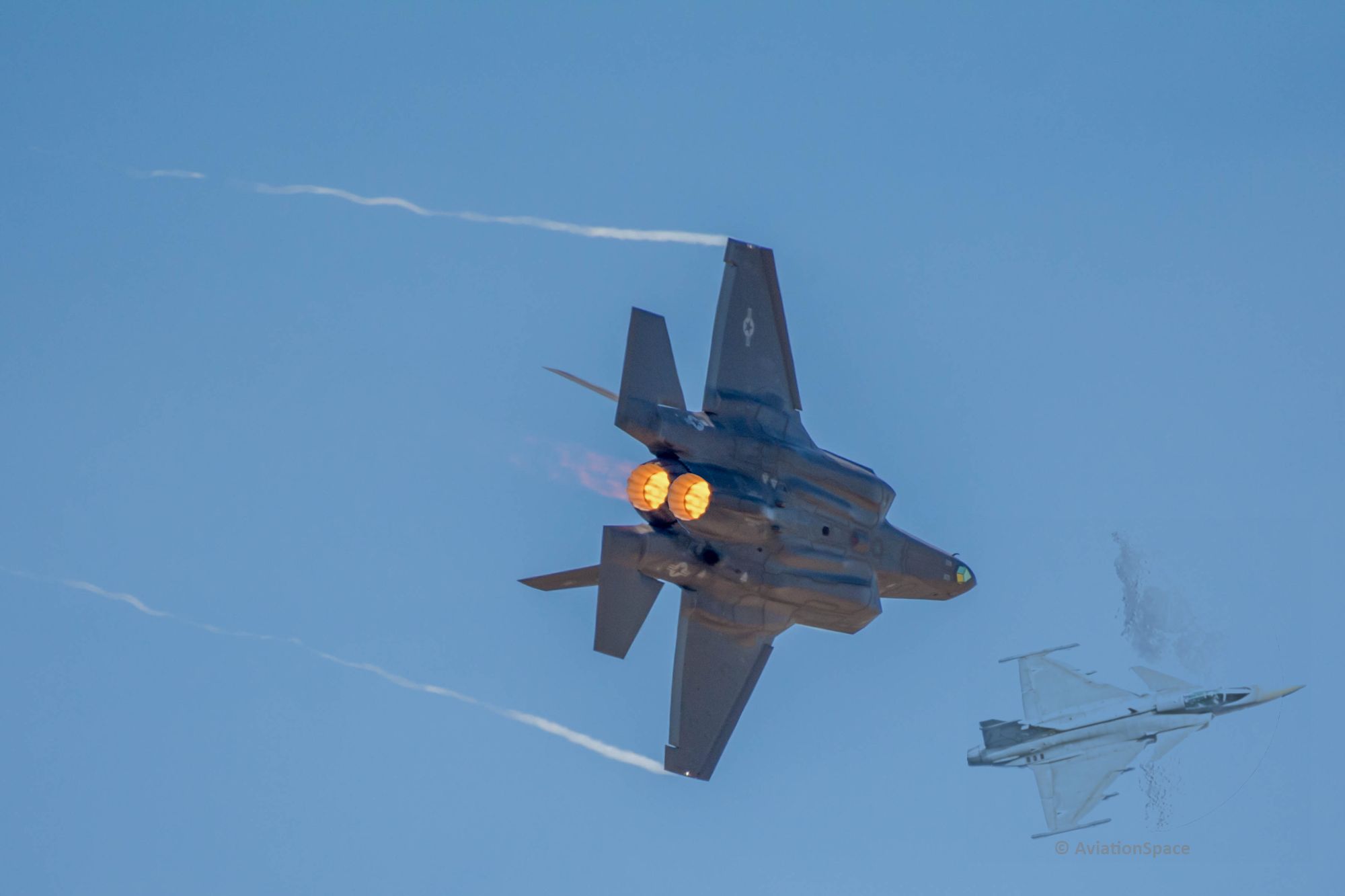 Trump kündigt F-55 und Super-Raptor an