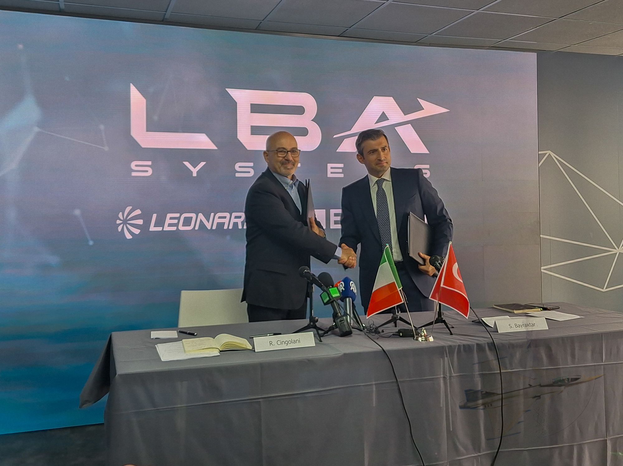 Leonardo und Baykar unterzeichnen Vertrag für Joint Venture