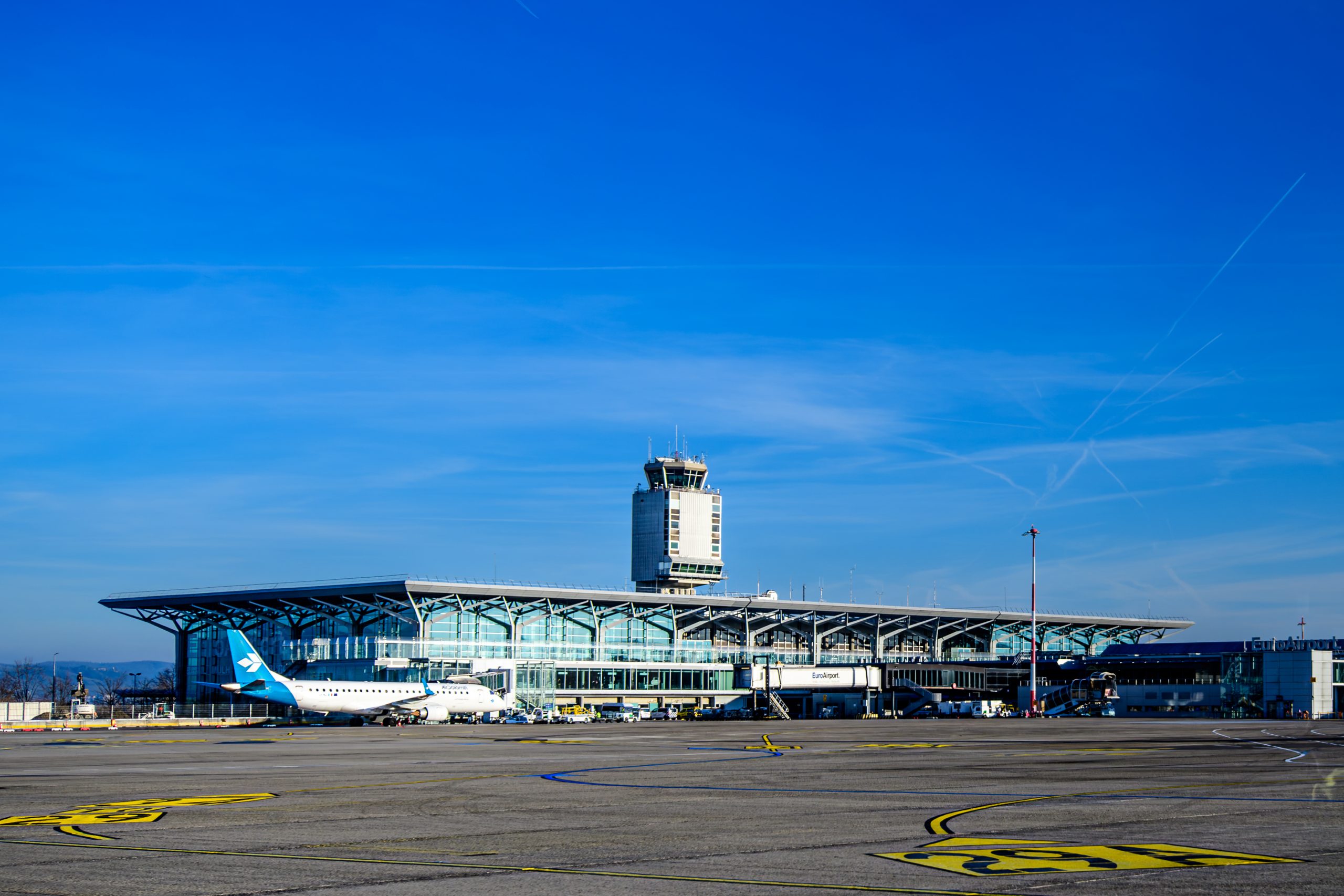 Flughafen im Dreiländereck: Exkursion zum EuroAirport Basel