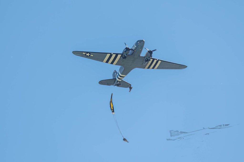 Round Canopy Parachuting Team Suisse