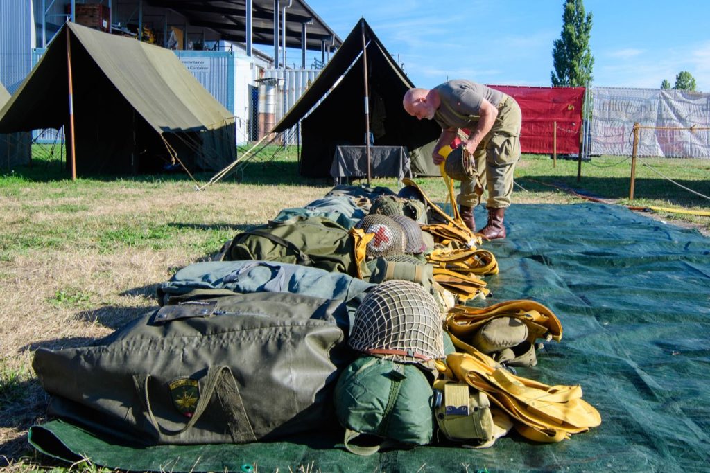 Round Canopy Parachuting Team Suisse